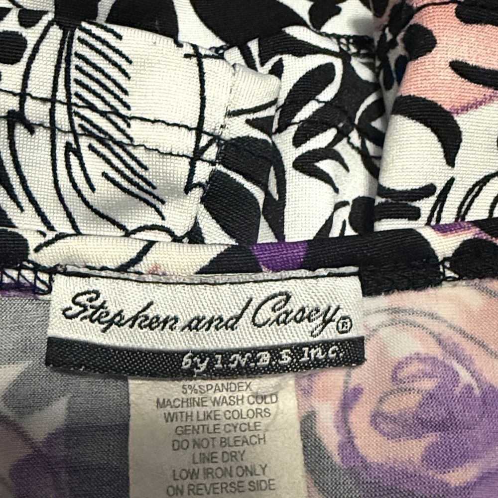 STEPHEN AND CASEY Floral Print Tank Top in White, Black & Purple - Picture 2 of 3